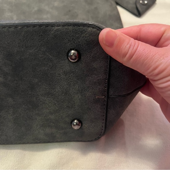 Women’s large hand bag/ tote. With medal X on the straps. - Picture 8 of 15